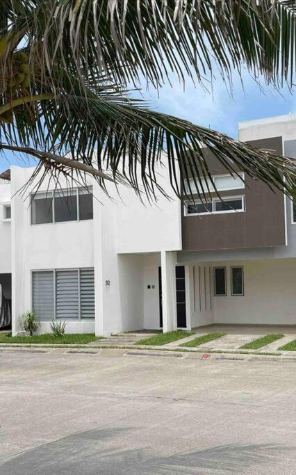 Victoria'S Beach House Heroica Alvarado Exterior foto